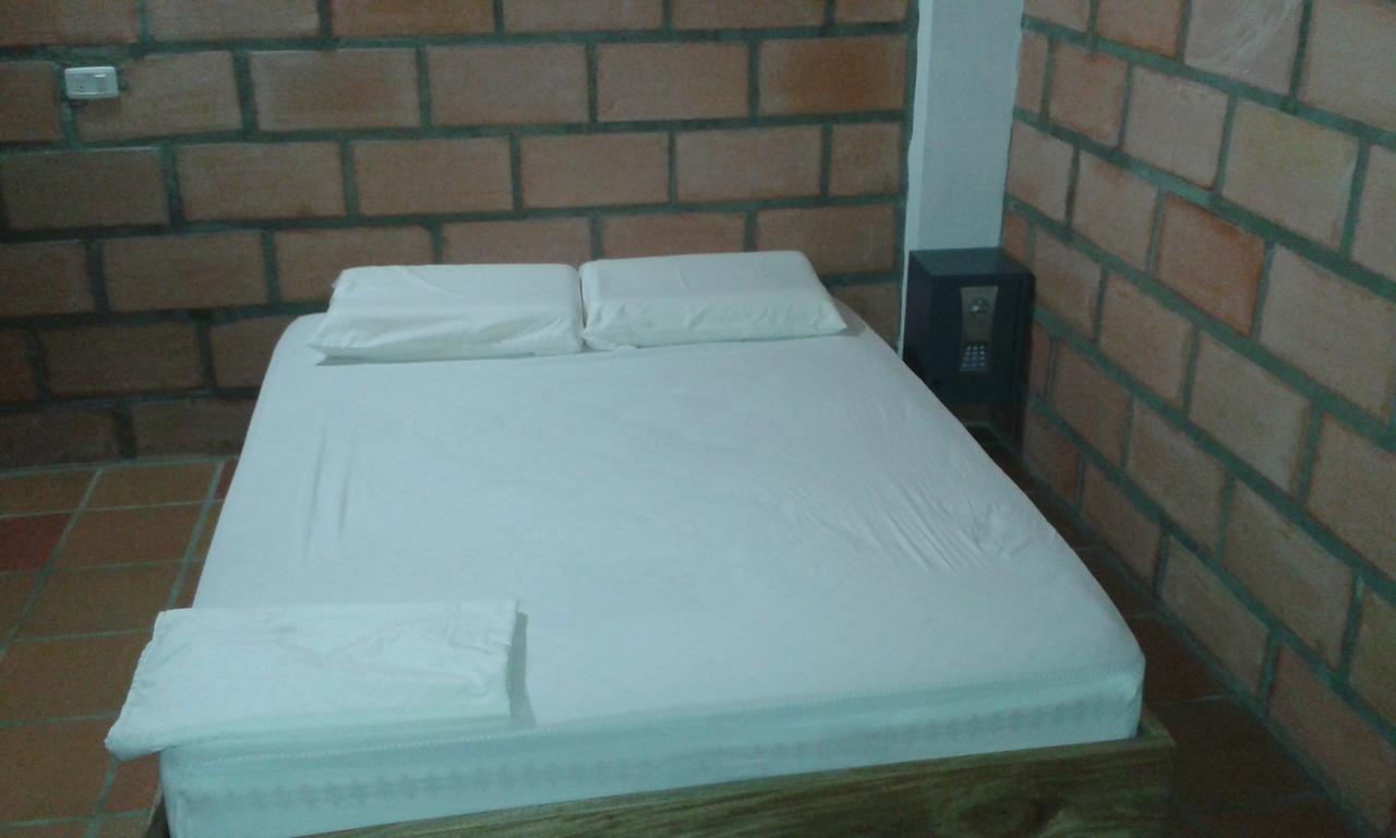 Hotel Pizzeria Opera Толу Экстерьер фото